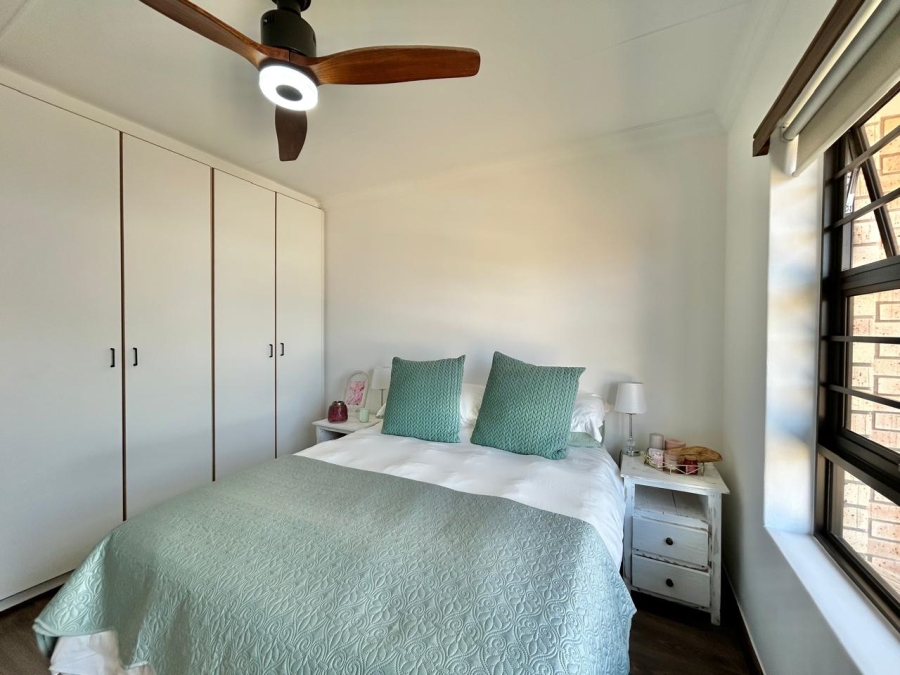 4 Bedroom Property for Sale in Wavecrest Eastern Cape